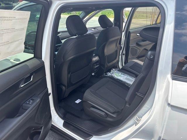 Jeep Grand Cherokee L Laredo X 4x4 2026