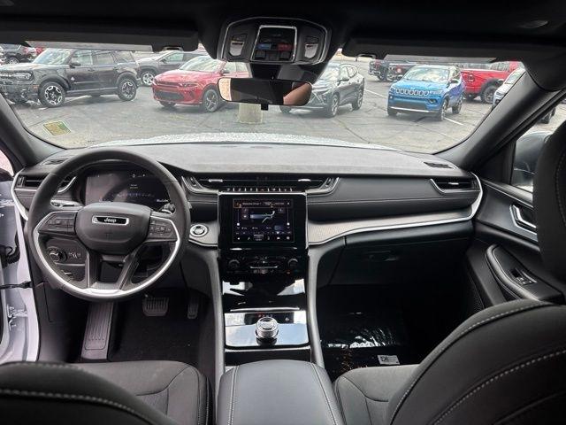 Jeep Grand Cherokee L Laredo X 4x4 2026