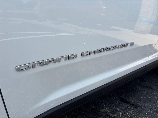 Jeep Grand Cherokee L Laredo X 4x4 2026