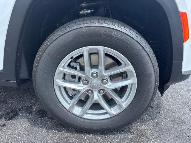 Jeep Grand Cherokee L Laredo X 4x4 2026