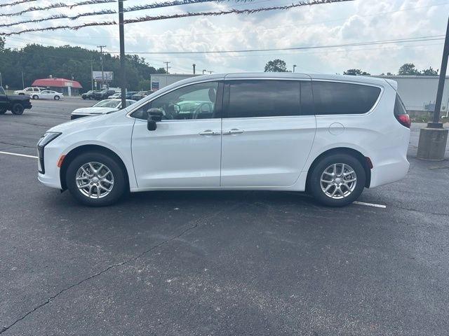 Chrysler Pacifica Select FWD 2027