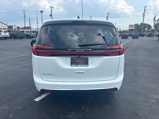 Chrysler Pacifica Select FWD 2027