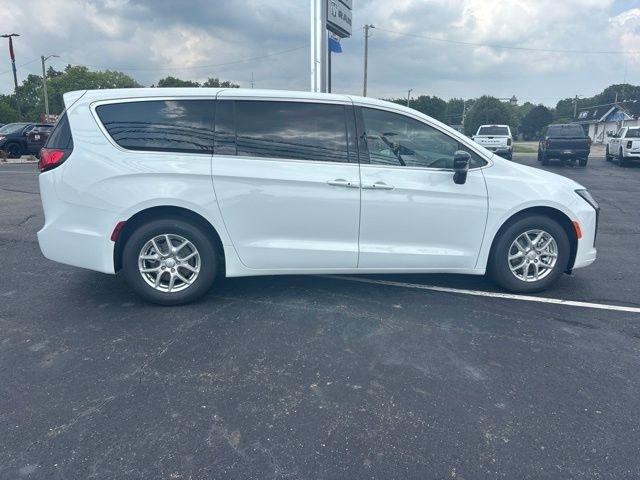 Chrysler Pacifica Select FWD 2027