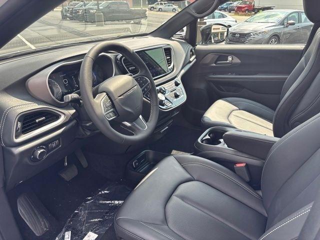 Chrysler Pacifica Select FWD 2027