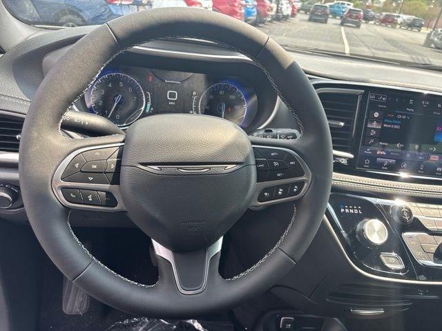 Chrysler Pacifica Select FWD 2027