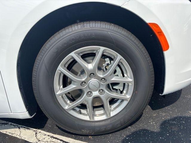 Chrysler Pacifica Select FWD 2027