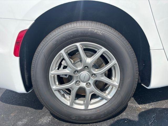 Chrysler Pacifica Select FWD 2027