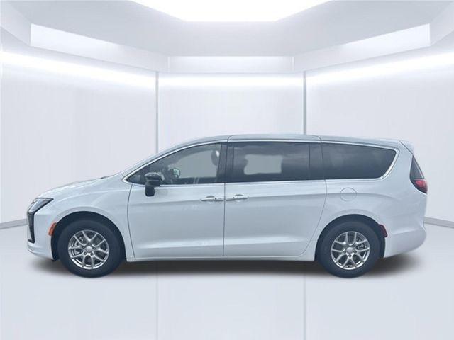 Chrysler Pacifica Select FWD 2027