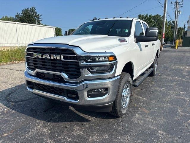 RAM 2500 Tradesman 4x4 Crew Cab 6'4" Box 2026