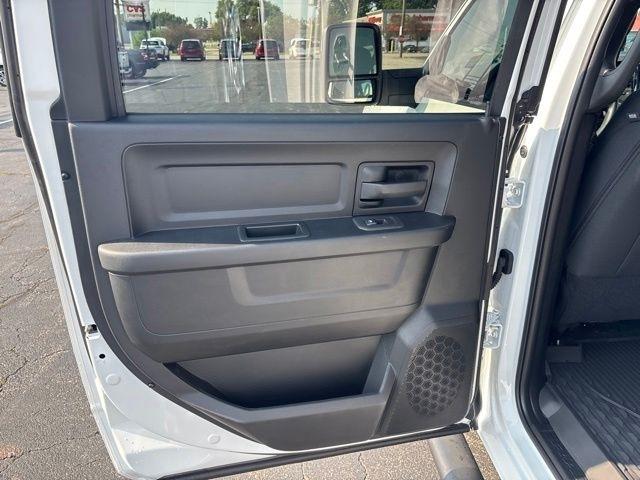RAM 2500 Tradesman 4x4 Crew Cab 6'4" Box 2026