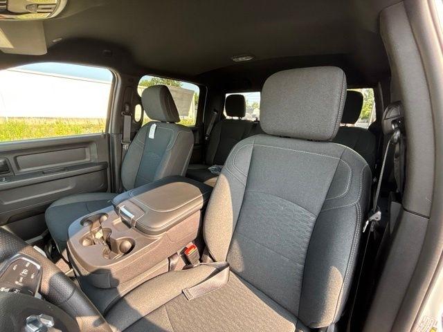 RAM 2500 Tradesman 4x4 Crew Cab 6'4" Box 2026