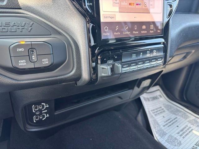 RAM 2500 Tradesman 4x4 Crew Cab 6'4" Box 2026