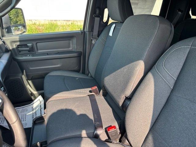 RAM 2500 Tradesman 4x4 Crew Cab 6'4" Box 2026