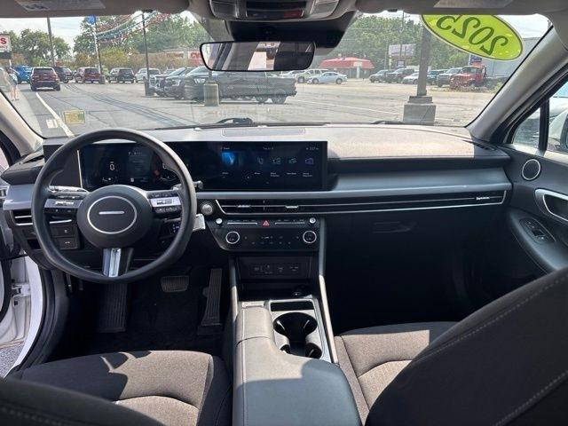 Hyundai Sonata SEL FWD 2025