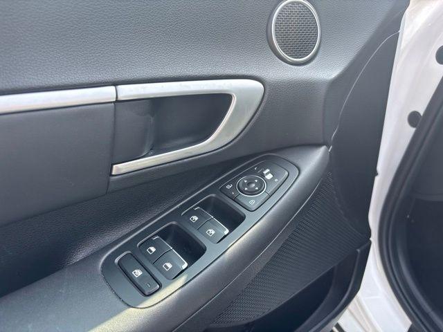 Hyundai Sonata SEL FWD 2025