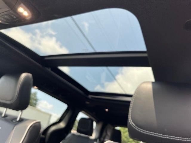 Chrysler Pacifica Limited FWD 2027