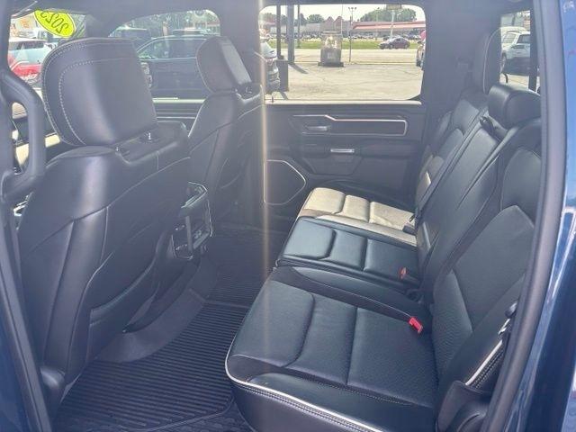 RAM 1500 Laramie 4x4 Crew Cab 5'7" Box 2023