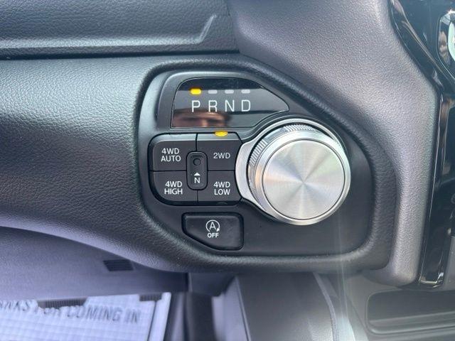 RAM 1500 Laramie 4x4 Crew Cab 5'7" Box 2023