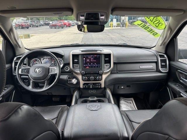 RAM 1500 Laramie 4x4 Crew Cab 5'7" Box 2022