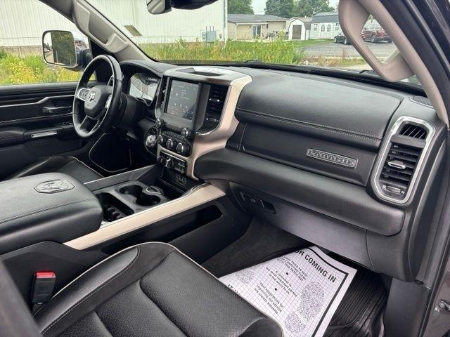 RAM 1500 Laramie 4x4 Crew Cab 5'7" Box 2022