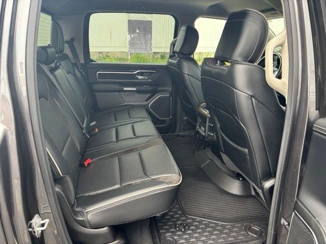 RAM 1500 Laramie 4x4 Crew Cab 5'7" Box 2022