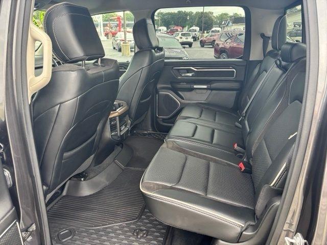 RAM 1500 Laramie 4x4 Crew Cab 5'7" Box 2022