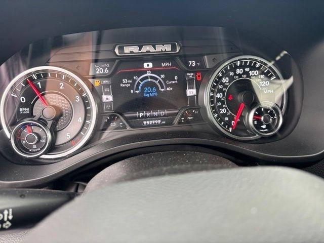 RAM 1500 Laramie 4x4 Crew Cab 5'7" Box 2022