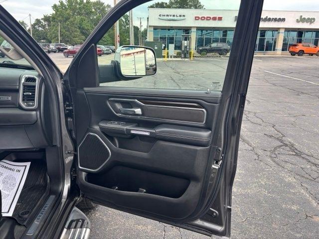 RAM 1500 Laramie 4x4 Crew Cab 5'7" Box 2022