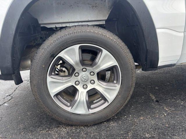 RAM 1500 Laramie 4x2 Crew Cab 5'7" Box 2024