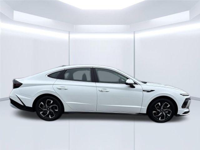 Hyundai Sonata SEL FWD 2025