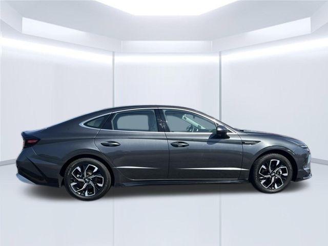 Hyundai Sonata SEL FWD 2025