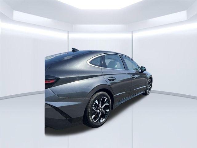 Hyundai Sonata SEL FWD 2025