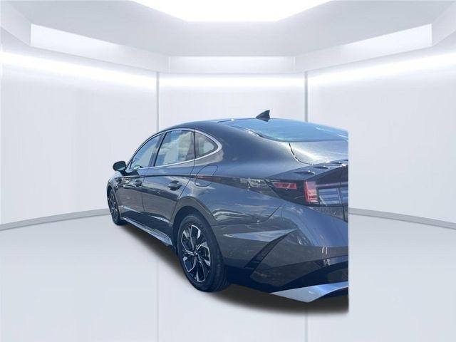 Hyundai Sonata SEL FWD 2025
