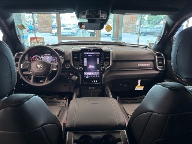 RAM 1500 Laramie 4x4 Crew Cab 5'7" Box 2027