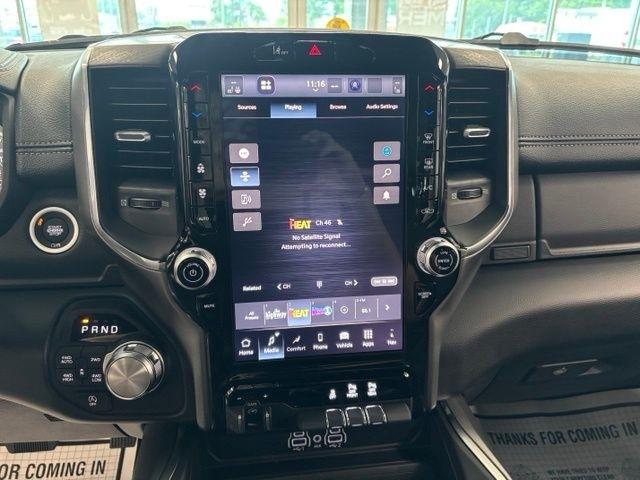 RAM 1500 Laramie 4x4 Crew Cab 5'7" Box 2027