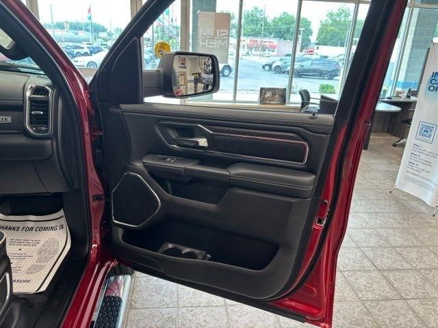 RAM 1500 Laramie 4x4 Crew Cab 5'7" Box 2027