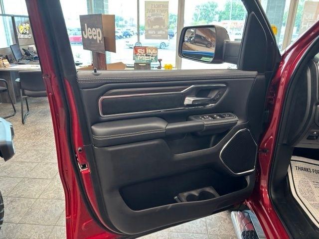 RAM 1500 Laramie 4x4 Crew Cab 5'7" Box 2027