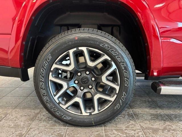 RAM 1500 Laramie 4x4 Crew Cab 5'7" Box 2027
