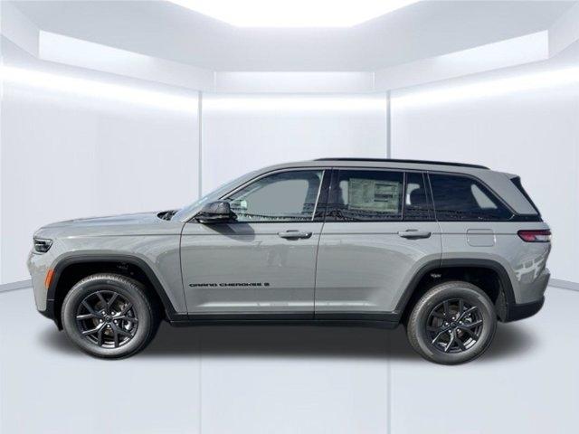 Jeep Grand Cherokee Laredo Altitude 4x4 *Ltd Avail* 2027