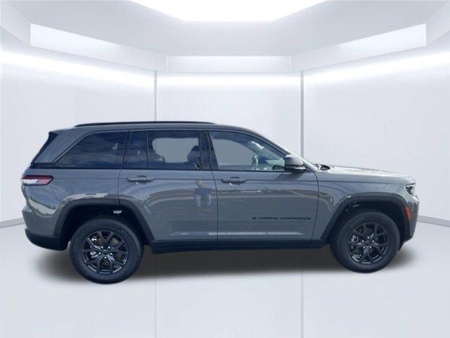 Jeep Grand Cherokee Laredo Altitude 4x4 *Ltd Avail* 2027