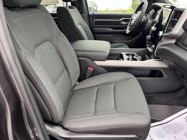 RAM 1500 Big Horn 4x4 Crew Cab 5'7" Box 2027