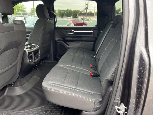 RAM 1500 Big Horn 4x4 Crew Cab 5'7" Box 2027