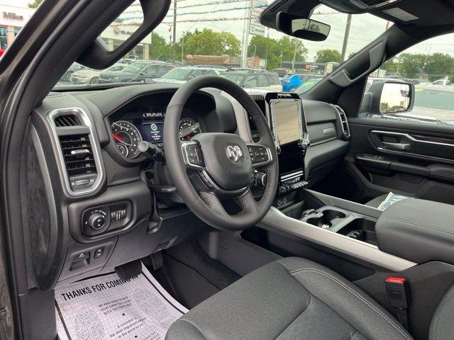 RAM 1500 Big Horn 4x4 Crew Cab 5'7" Box 2027