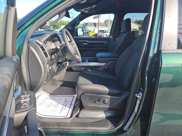 RAM 1500 Big Horn 4x4 Crew Cab 5'7" Box 2027