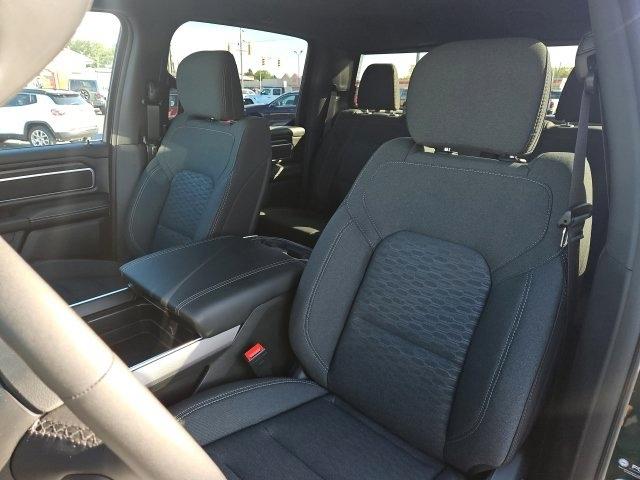 RAM 1500 Big Horn 4x4 Crew Cab 5'7" Box 2027