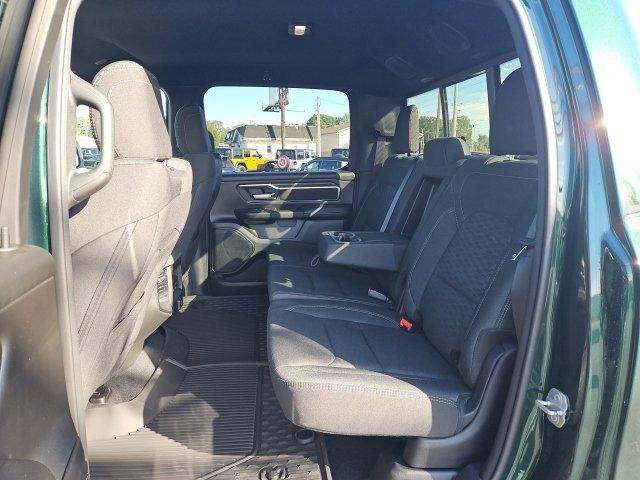 RAM 1500 Big Horn 4x4 Crew Cab 5'7" Box 2027