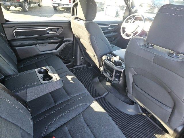 RAM 1500 Big Horn 4x4 Crew Cab 5'7" Box 2027