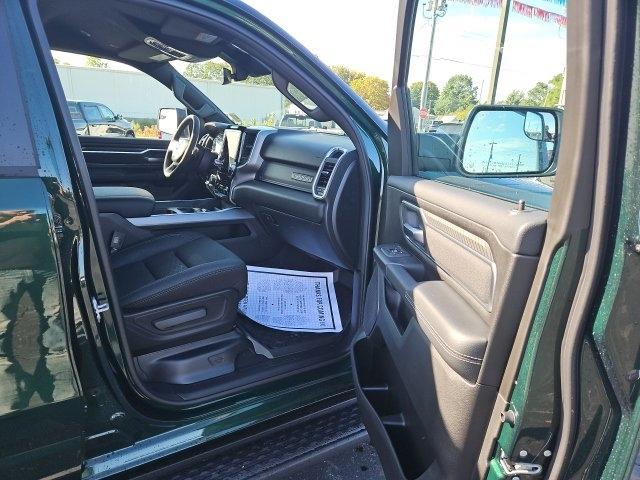 RAM 1500 Big Horn 4x4 Crew Cab 5'7" Box 2027