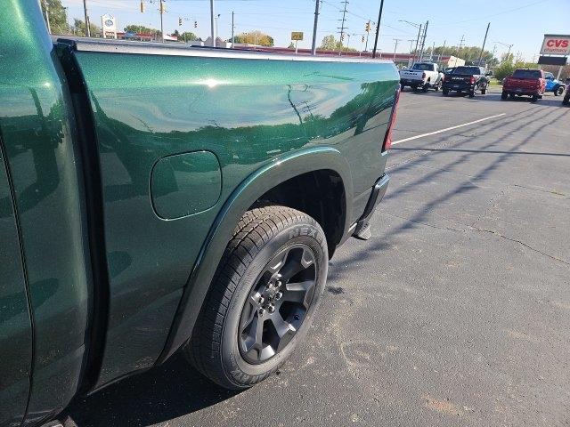 RAM 1500 Big Horn 4x4 Crew Cab 5'7" Box 2027