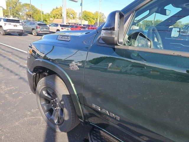 RAM 1500 Big Horn 4x4 Crew Cab 5'7" Box 2027